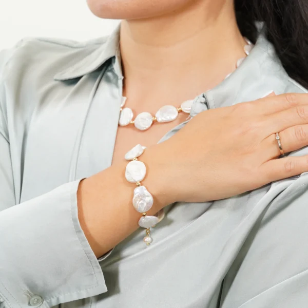 Nuostabus perlų vėrinys