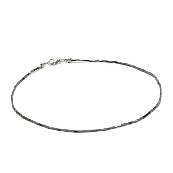 Hematito vėrinys moterims