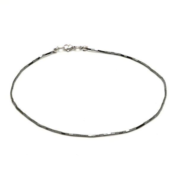 Hematito vėrinys moterims