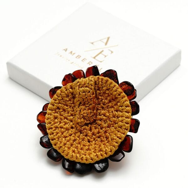 Gėlės formos pakabukas