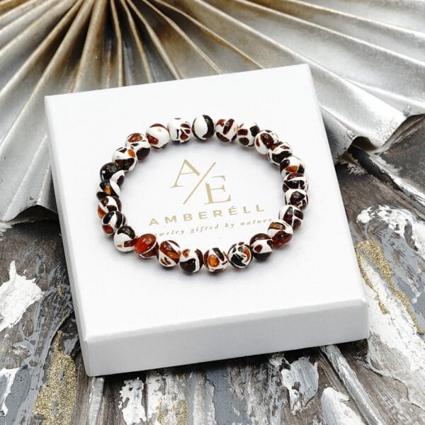 Apyrankė su natūralaus gintaro fragmentais