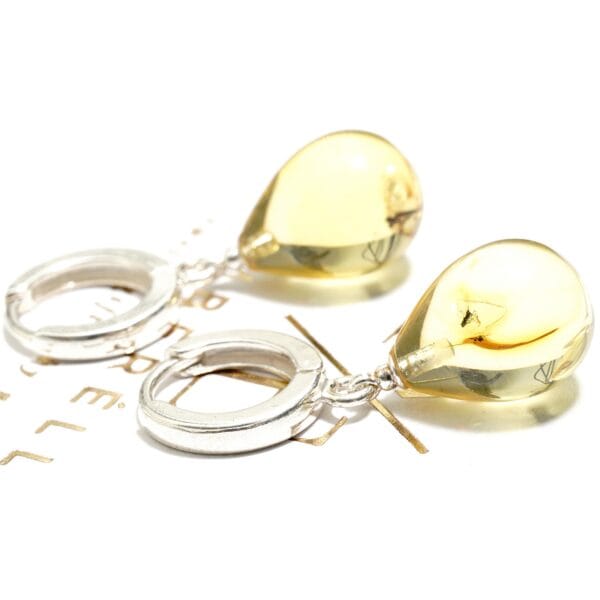 Auskarai iš natūralaus Baltijos gintaro su inkliuzu