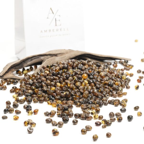 Alternative view of Gintaro karoliukai vėrimui „Žemė”